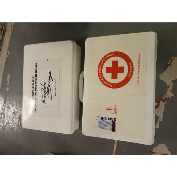 LOT DE 2 TROUSSES DE PREMIERS SOINS