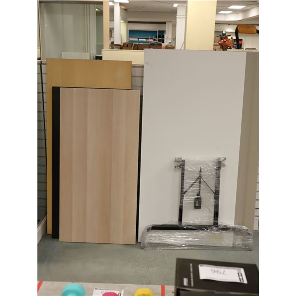 LOT DES PLATS DE TABLE ASST (AVEC 1 PAIRE DES PIEDS PLIABLES)