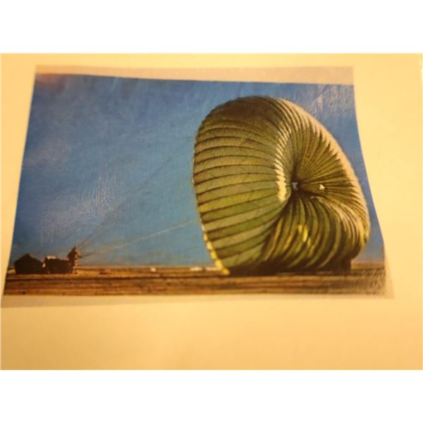 PARACHUTE D'ARMÉE val: $800.00, SANS BAC