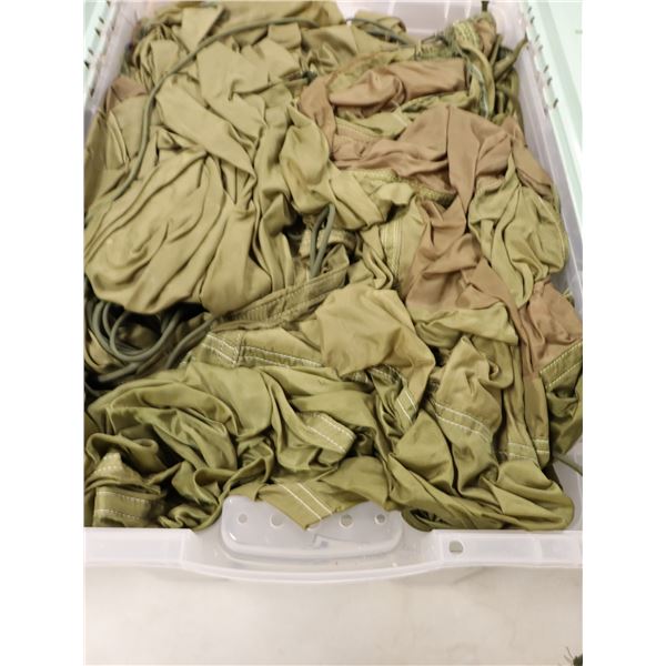 PARACHUTE D'ARMÉE val: $800.00, SANS BAC