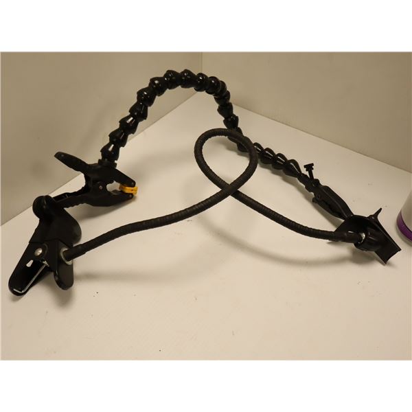 LOT DE 2 CLAMPS ASST