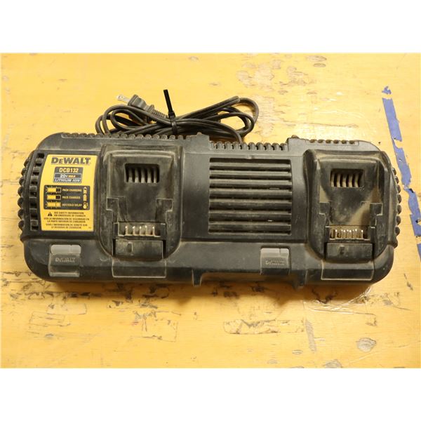 CHARGEUR DOUBLE DEWALT