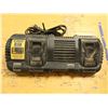 Image 1 : CHARGEUR DOUBLE DEWALT