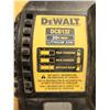 Image 2 : CHARGEUR DOUBLE DEWALT