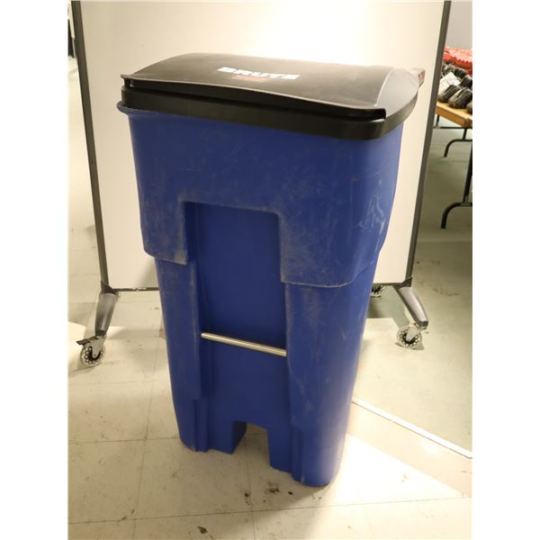 POUBELLE MOBILE BRUTE