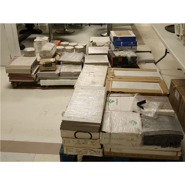 LOT: 3 PALETTE DES TUILLES ASST