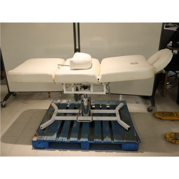 CHAISE D'ESTÉTHIQUE AVEC 2 TÊTES CHANGEABLE