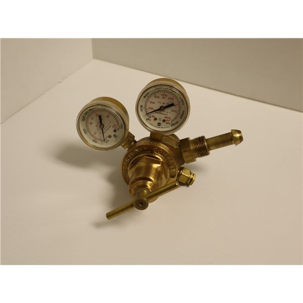 REGULATEUR-DBL VICTOR EQUIP. CO. #VIS250C cap: 3000psi