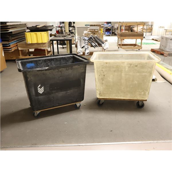 LOT DE 2 BAC MOBILE EN PLASTC ASST