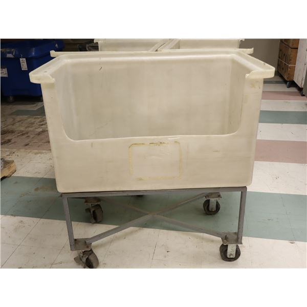 BAC MOBILE EN PLASTC (ELEVER COUPE LATÉRALE) 45"x28"x38"