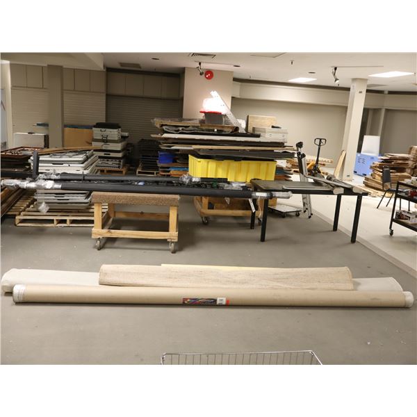 LOT DE TAPIS / ROULEUX DE PLANCHER VINYL ASST