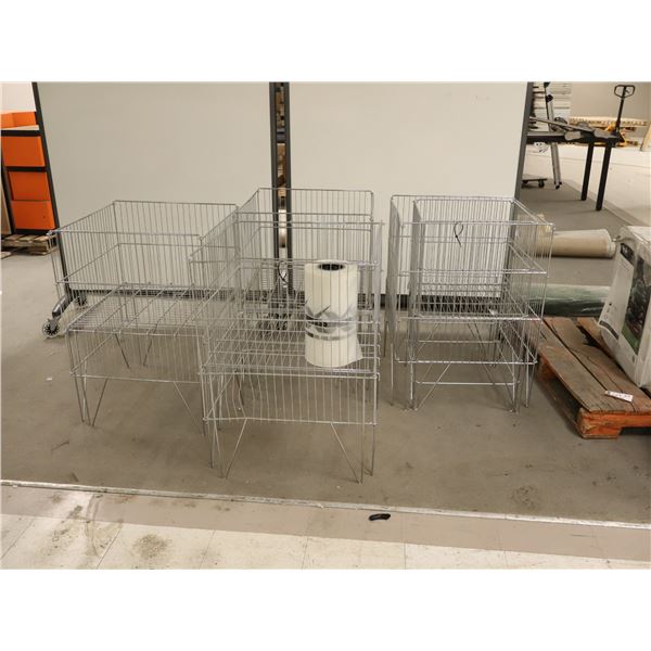 LOT: CAGES EN METAL ASST