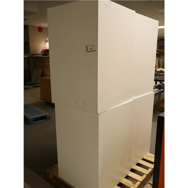 LOT DE 4 PRÉSENTOIRS DE PRODUITS (BOÎTES EN MÉLAMINE) BLANC 24"x24"x36"