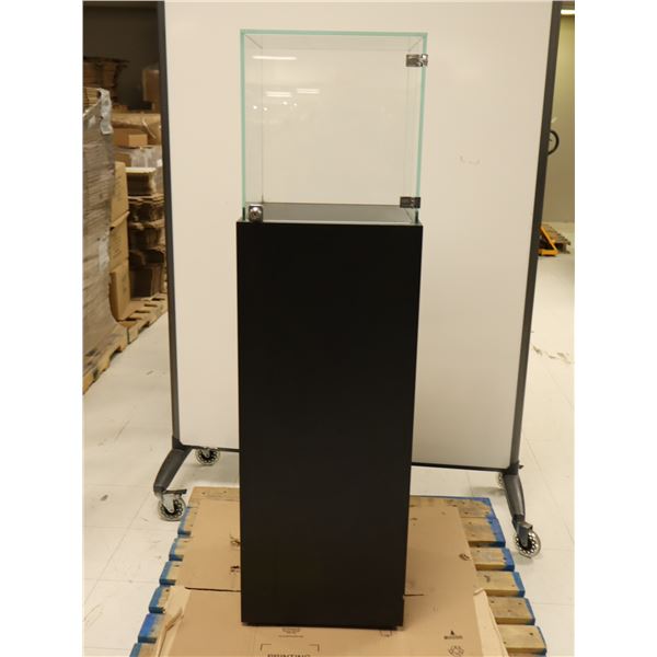 PIÉDESTAL AVEC BOÎTE EN VERRE 16"x16"x56"