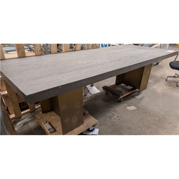 TABLE DE CONFÉRENCE 108"x44"x27" ***TRÈS LOURD***