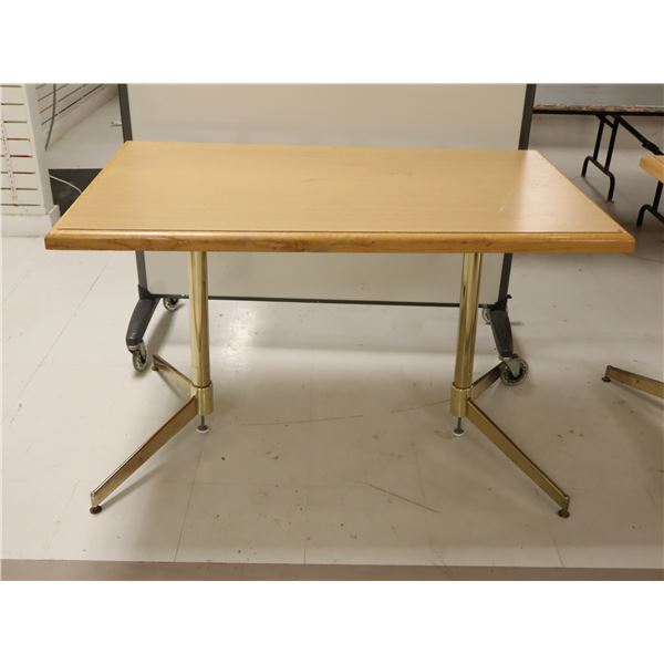 LOT DE 2 TABLE 48"x30"x30"