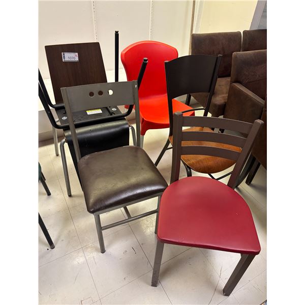 LOT DE 6 CHAISES ASST