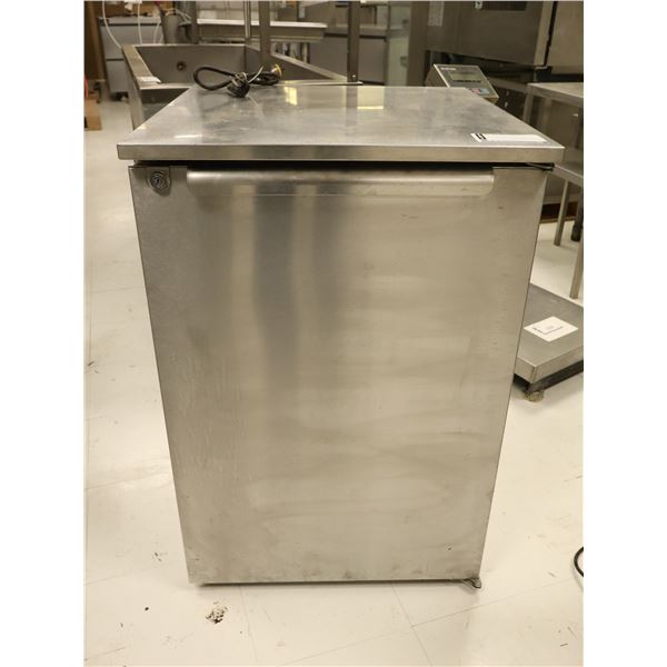 RÉFRIGÉRATEUR  24"x25.25"x36"