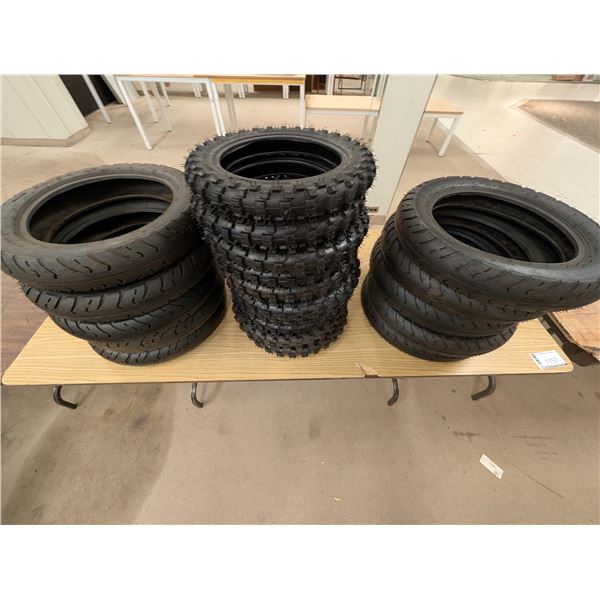 LOT DE 21 PNEUS DE MOTOCROSS ASST