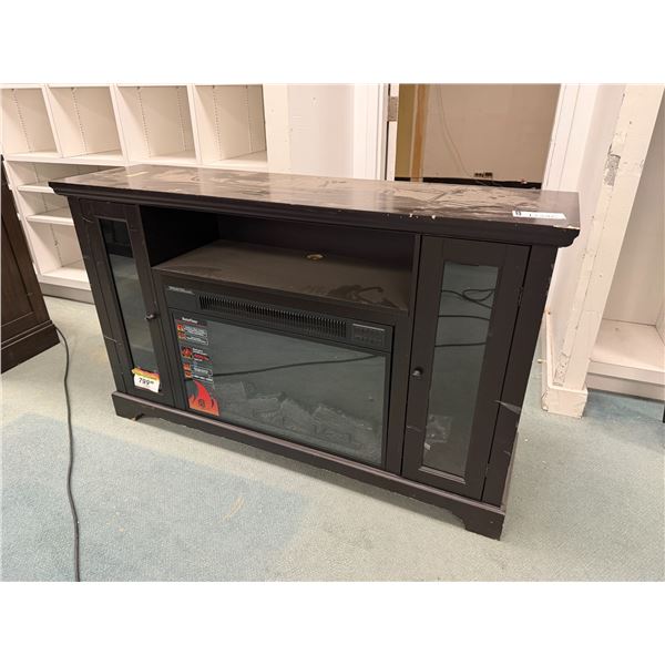 FOYER ÉLECTRIQUE AVEC MANTEAU ET ARMOIRES LATÉRALES, PUISSANCE 1500W,