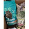 Image 4 : Surprise Bin of New Amazon Goods - Cat Food, Dog Treats, Pet Teeth Cleaner, Etc.