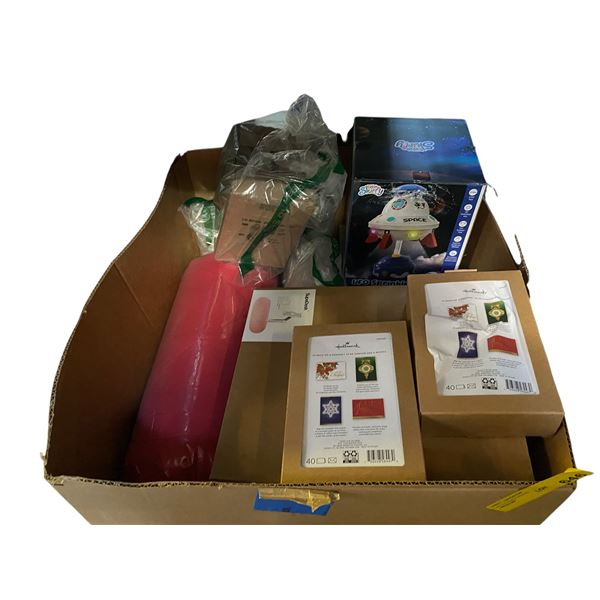 Surprise Bin of New Amazon Goods - Hallmark Holiday Cards, SupeDesk Mount, King Comforter Set, Lemon