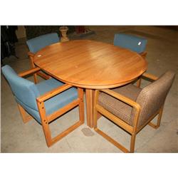 Dinette Set & 4 Chairs