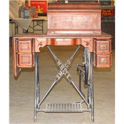 VIntage sewing Machine w/ table