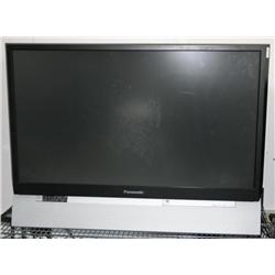 43" PANASONIC FLAT SCREEN TV