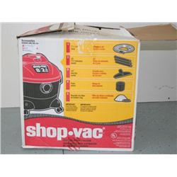 HEAVY DUTY SHOP VAC W/ACCESORIES