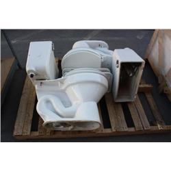 Pallet With 2 Toilets