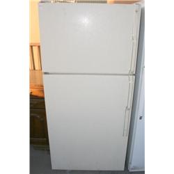 REFRIGERATOR BY GE