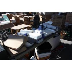 Table Lot Of Flex Supports, Office Supplies