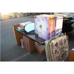 Table Lot Of Misc Items