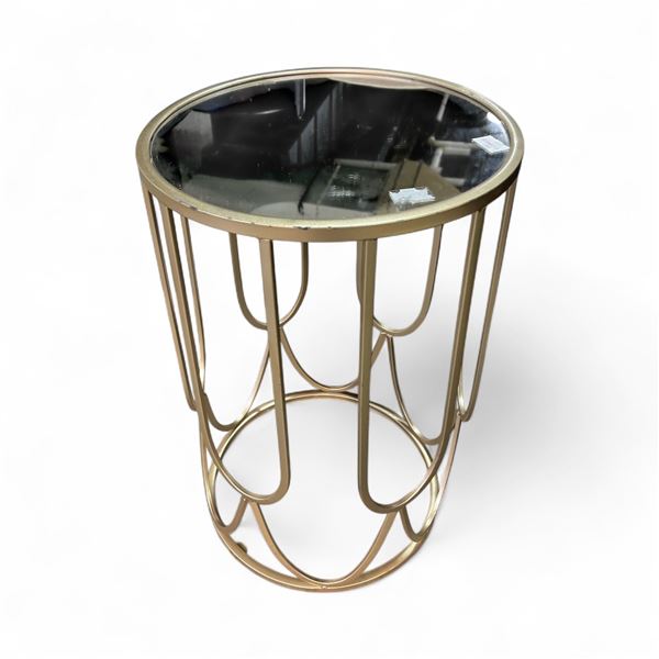 Modern Gold Tone Metal Accent Table - H22" x Diameter 14"