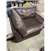 Image 2 : Stylus Brown Leather Corner Chair – RV: $399 CAD