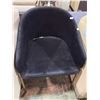 Image 2 : Modern Black Velvet Barrel Chair with Gold Metal Legs