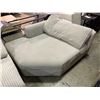 Image 2 : Contemporary Light Grey Chaise Lounge - Left Armrest - H26" x 49" x 60"