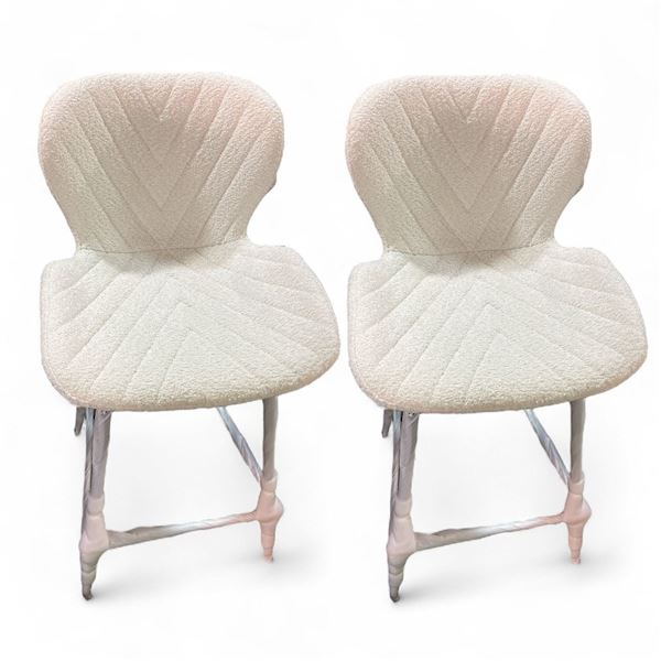 Set of 2 Teddy Bar Chair - White - RV: $458 CAD