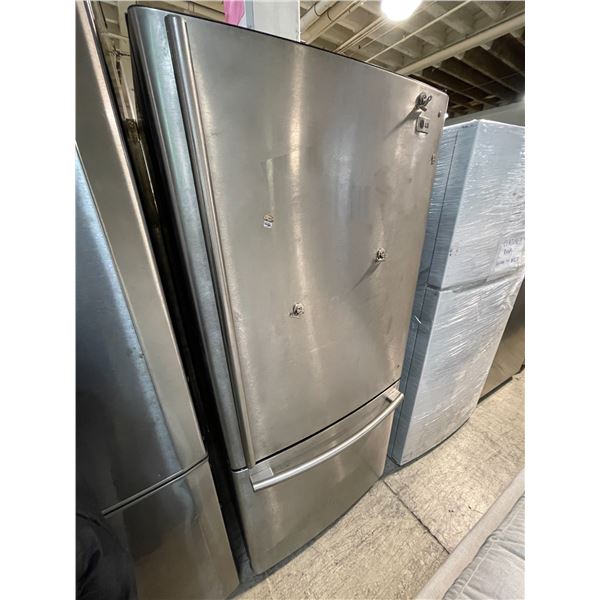 LG Stainless Steel French Door Refrigerator (Model LBN20515ST)