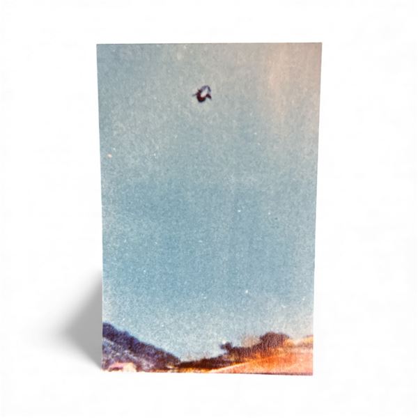 Photograph: Eliptical UFO - Pedara (Ct) Italy, May 26 1985 - Taken by Lt. Col. Roberto Doz