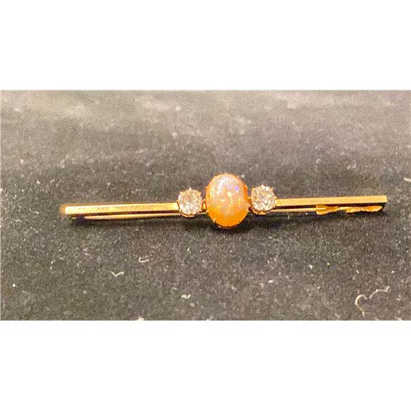 APPROX 18K BROOCH SET WITH OPAL & DIAMONDS(.4CT, 4.9G)