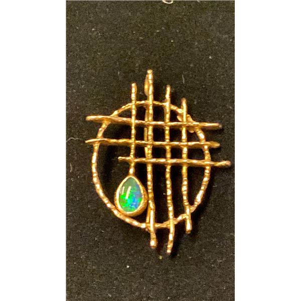 APPROX 14K BROOCH PENDANT SET WITH OPAL TRIPLET (17G)
