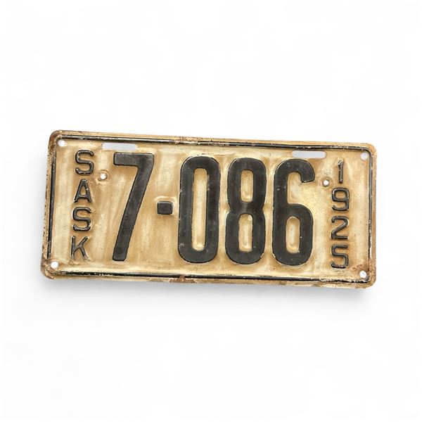 1925 Saskatchewan 4 Digit Single License Plate - #7-086
