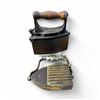 Image 1 : 2 Vintage Cast Metal Irons