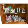 Image 1 : 2 Shelves of Christmas Décor and Vintage Figurines