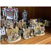 Image 9 : 2 Shelves of Christmas Décor and Vintage Figurines