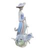 Image 2 : Impressive Spanish Lladro Porcelain "Elegant Promenade" 5802 - 16" tall on a 9" x 9" base.