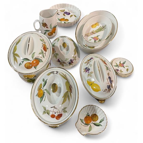 Royal Worcester "evesham" porcelain dish set