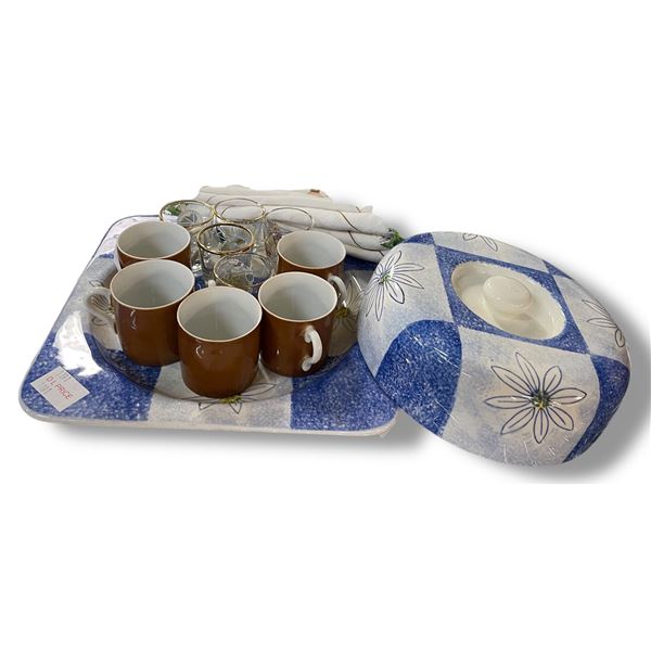 Set of 5 Japan 9052 Porcelain Coffee Cups with Serving Tray and Linen Napkins